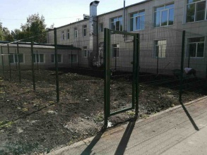 3D заборы для школы 15 метров фото в Лопатино