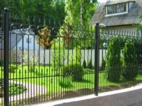 Кованые заборы на ленточном фундаменте 80 метров фото в Лопатино